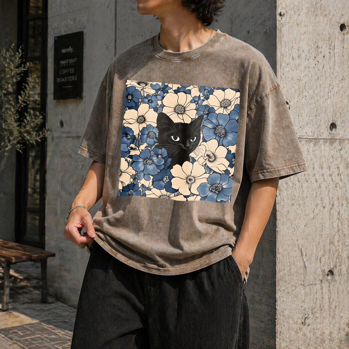 Black Cat Floral Fun American Vintage Washed T-Shirt product image 3