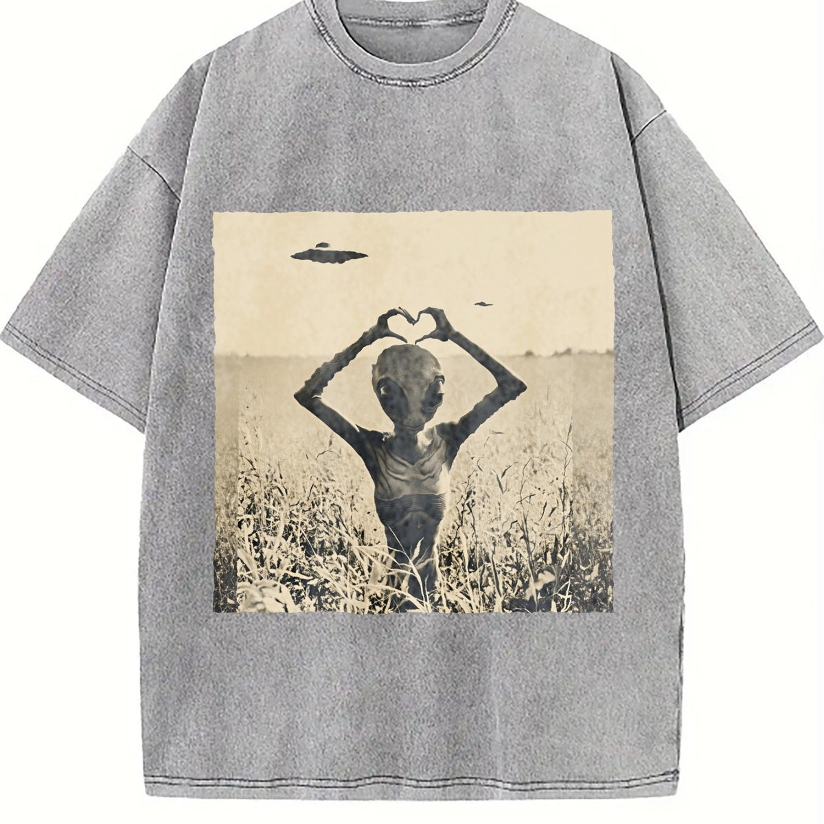 Alien Heart Hands in a Meadow Vintage Washed T-Shirt product image 4